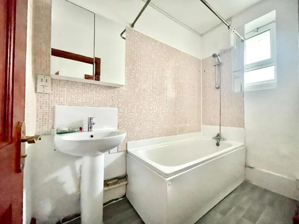 2 bedroom house for rent