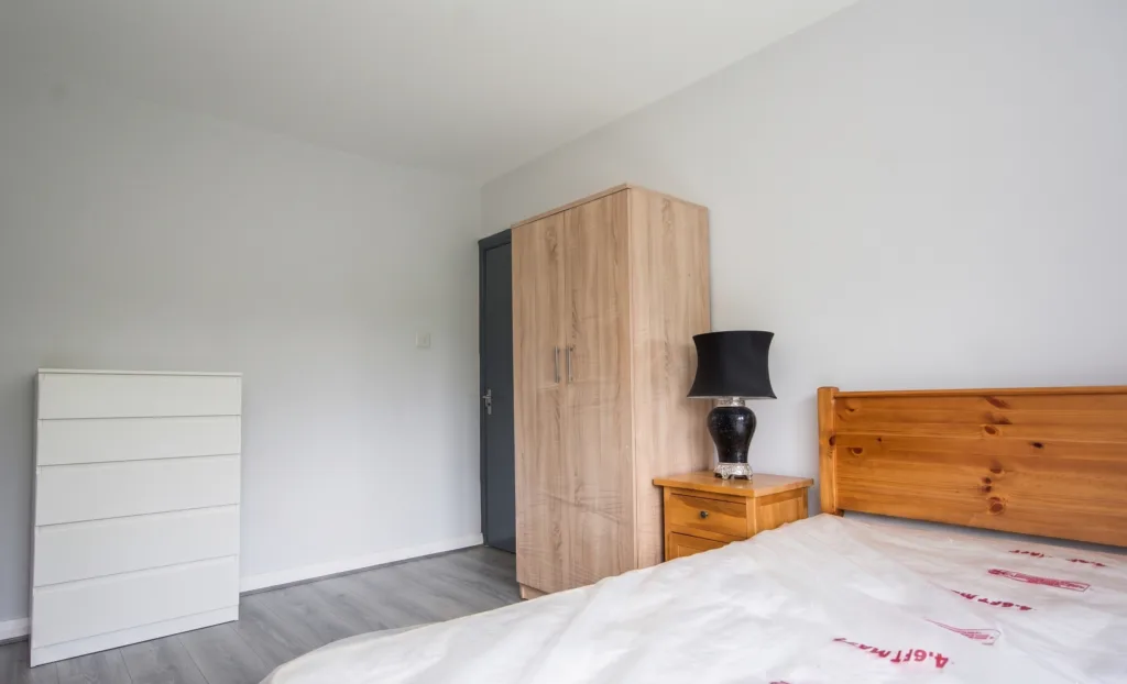 4 bedroom end of terrace house for rent