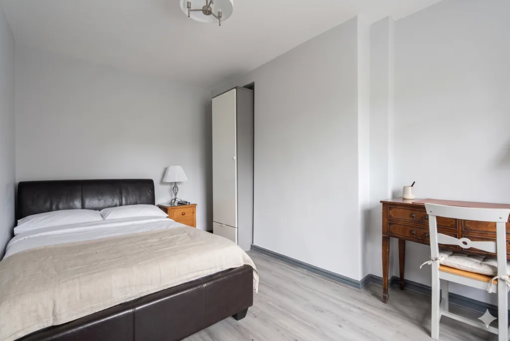 4 bedroom end of terrace house for rent