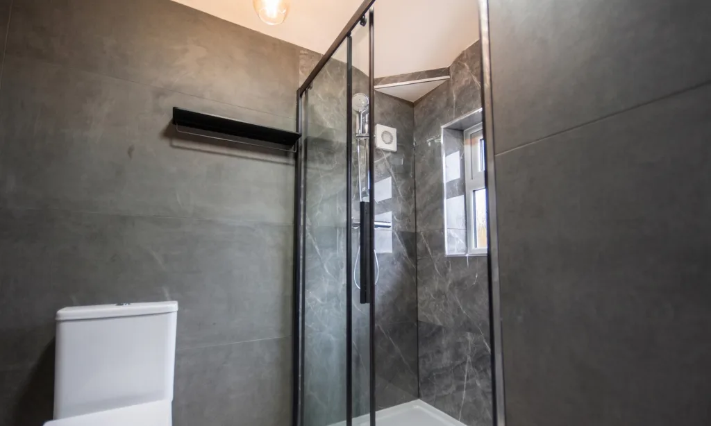 4 bedroom end of terrace house for rent