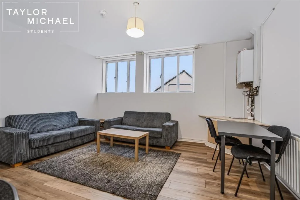 5 bedroom apartment for rent
