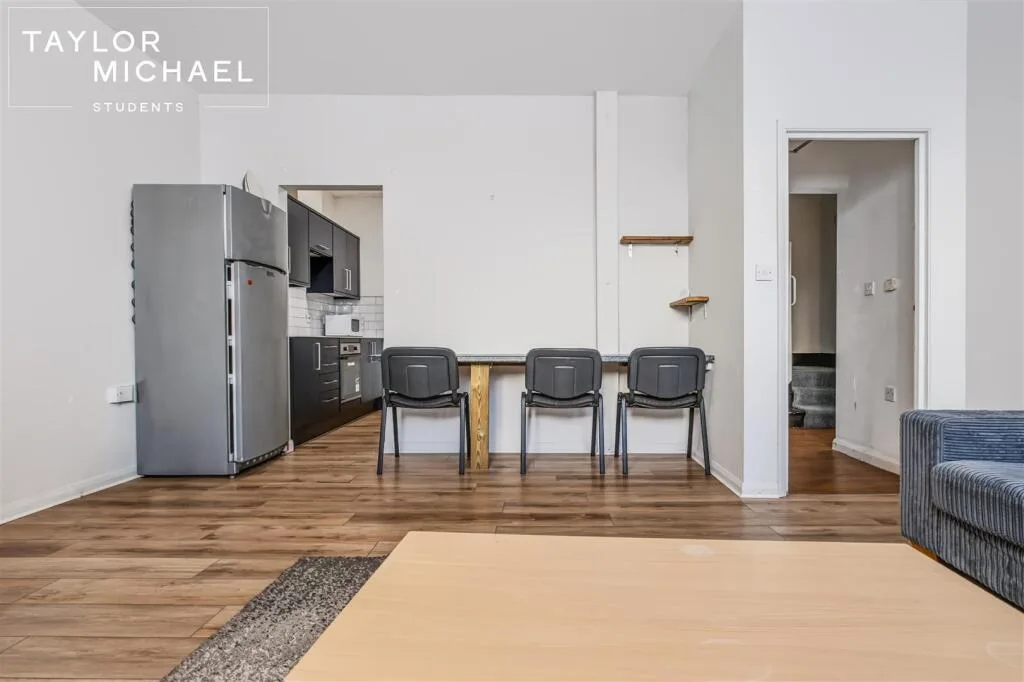 5 bedroom apartment for rent