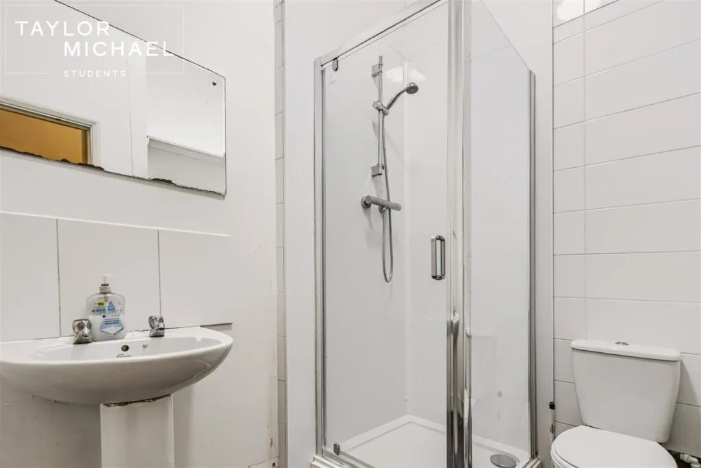 5 bedroom apartment for rent