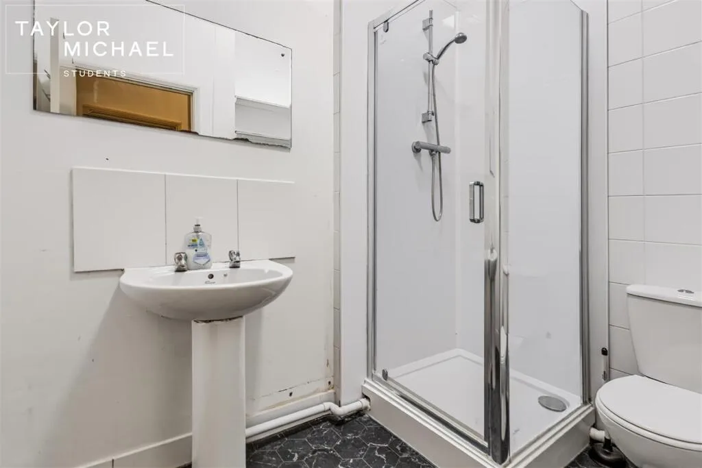 5 bedroom apartment for rent