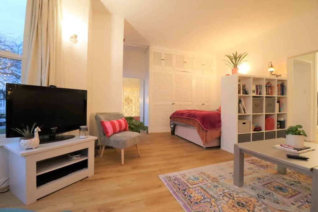Studio flat for rent