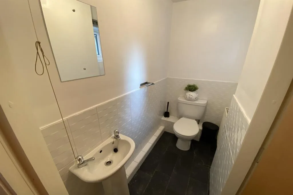 6 bedroom terraced house for rent