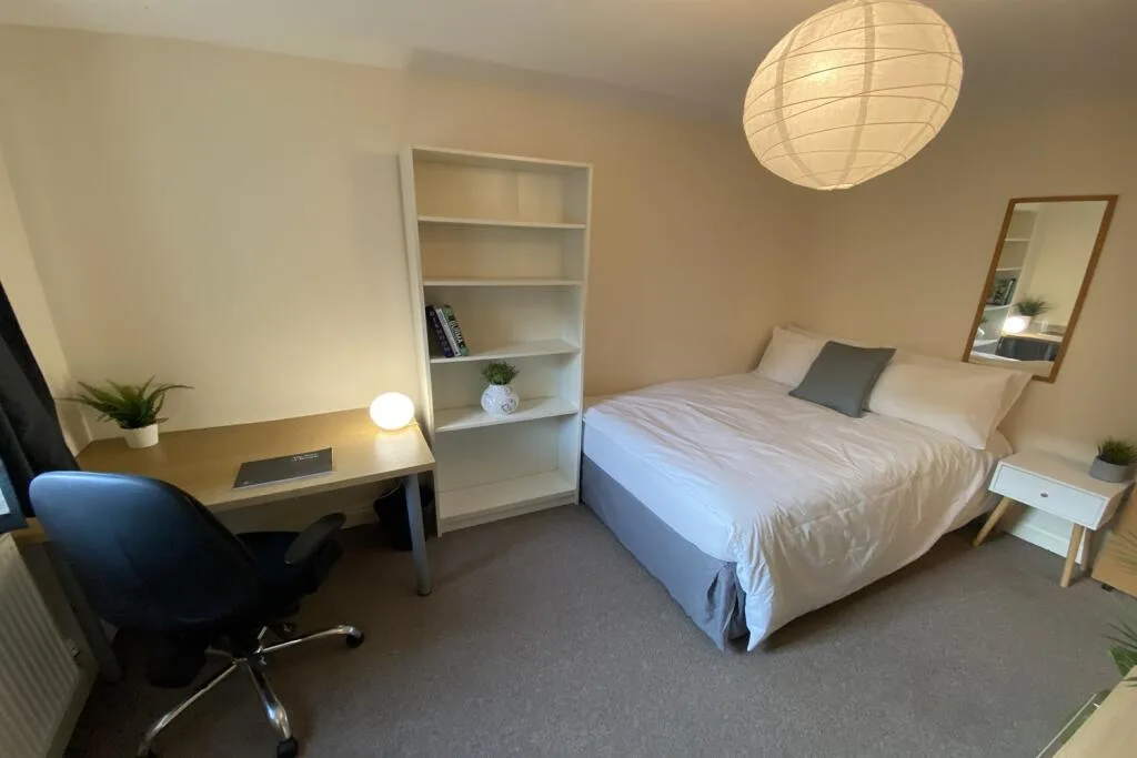 6 bedroom terraced house for rent