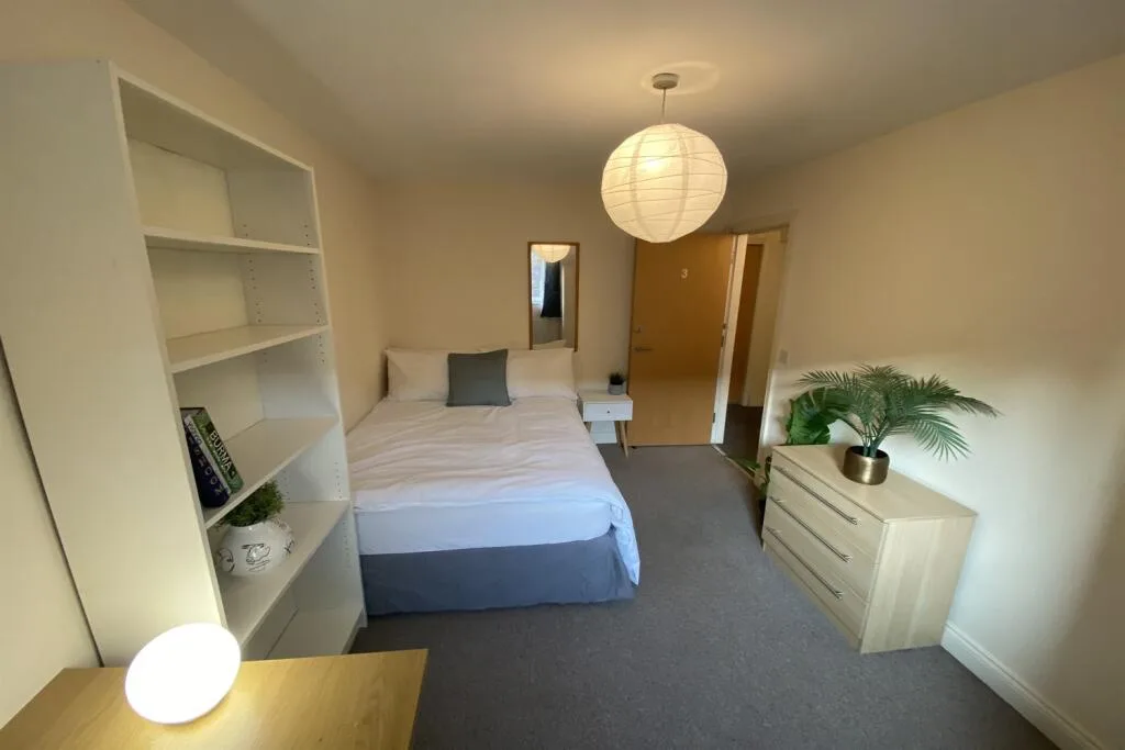 6 bedroom terraced house for rent
