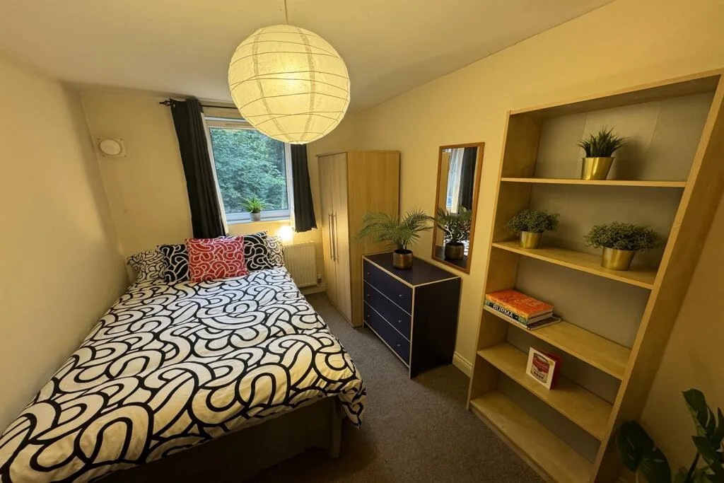 6 bedroom terraced house for rent