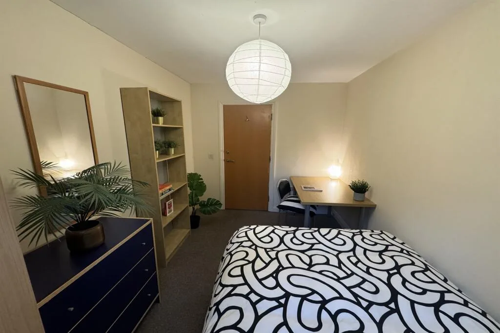 6 bedroom terraced house for rent