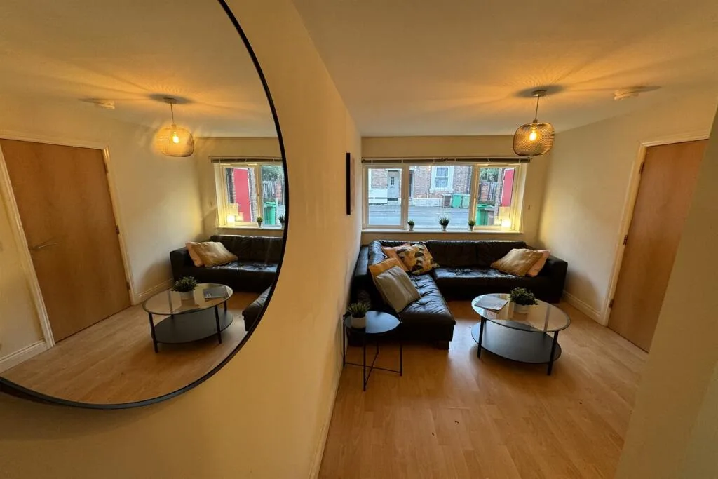 6 bedroom terraced house for rent