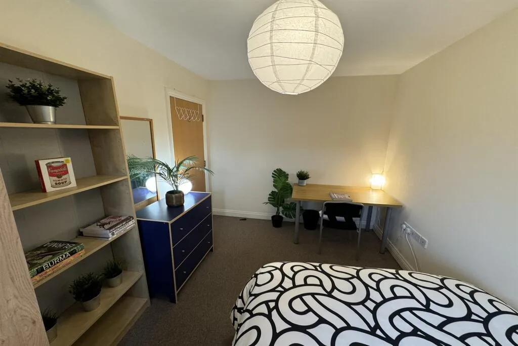 6 bedroom terraced house for rent