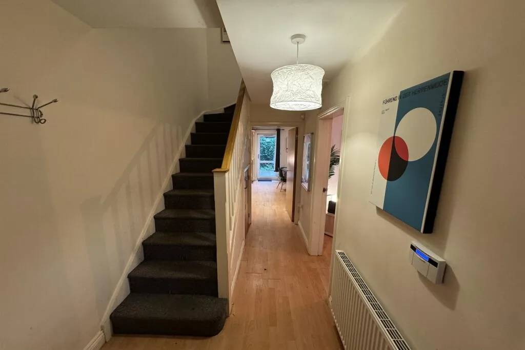6 bedroom terraced house for rent