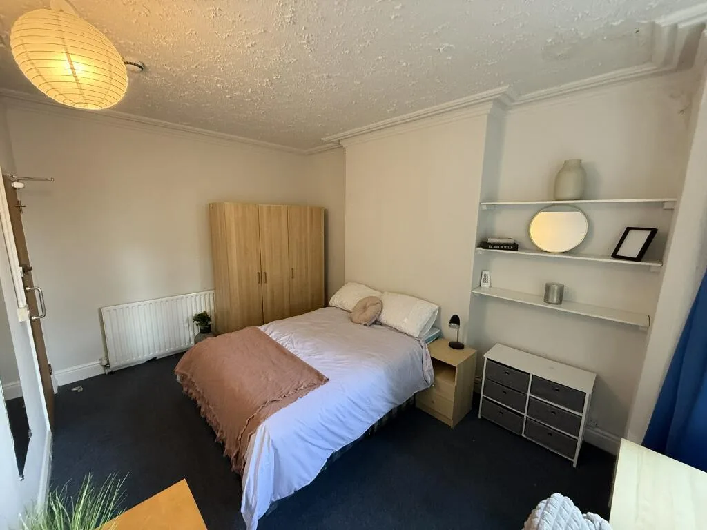 5 bedroom house for rent