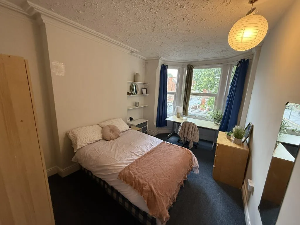 5 bedroom house for rent