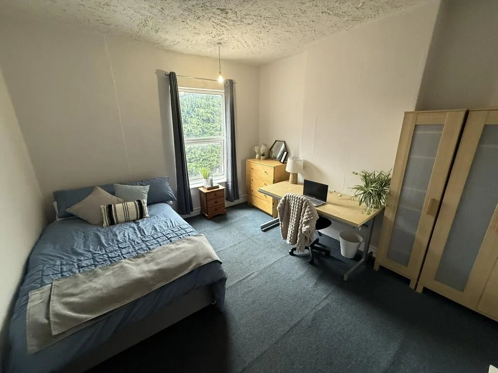 5 bedroom house for rent