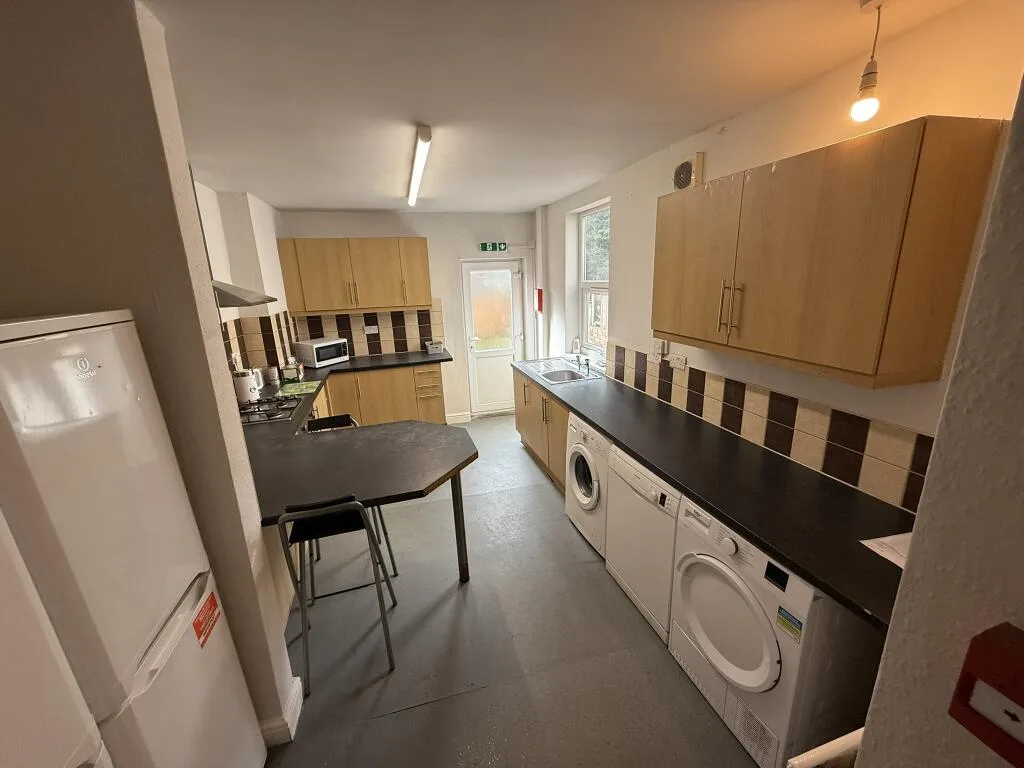 5 bedroom house for rent