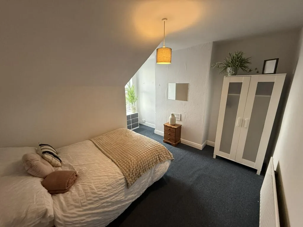 5 bedroom house for rent