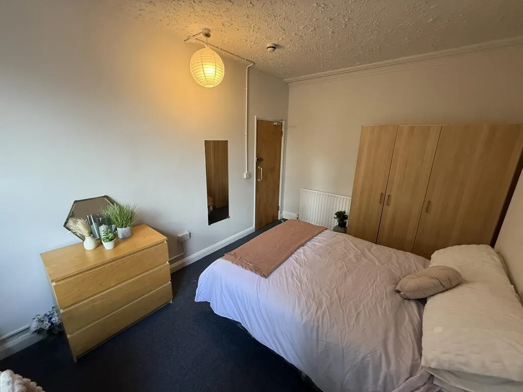 5 bedroom house for rent