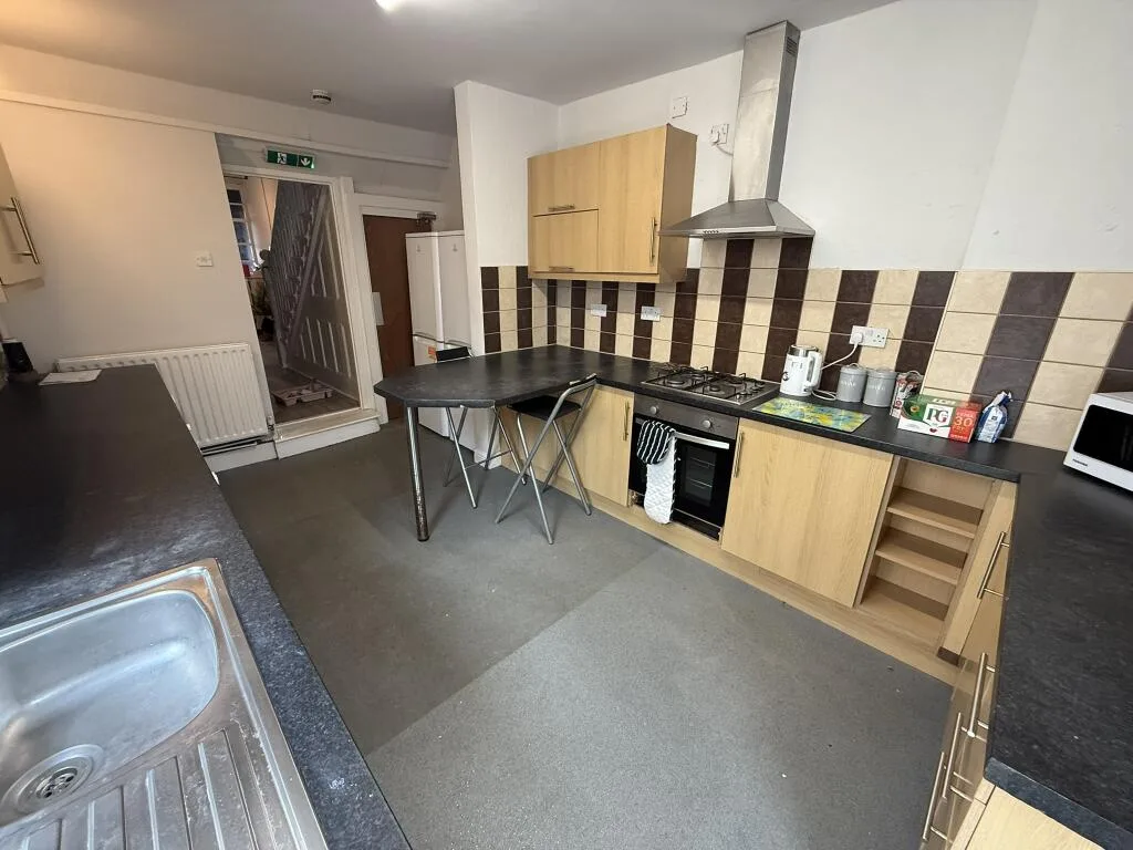 5 bedroom house for rent