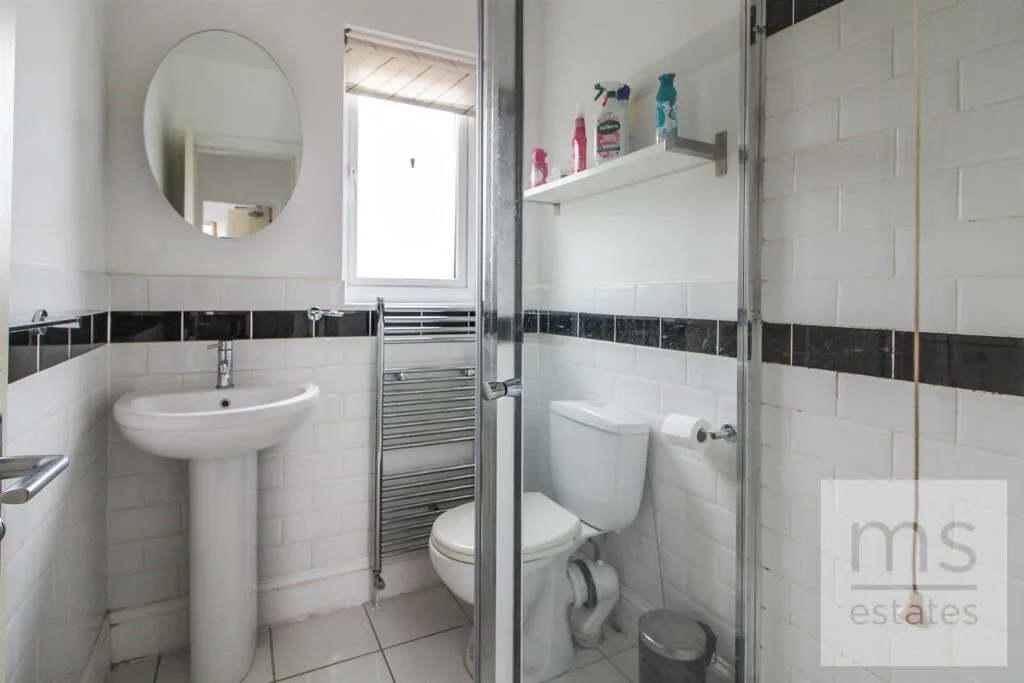 5 bedroom terraced house for rent