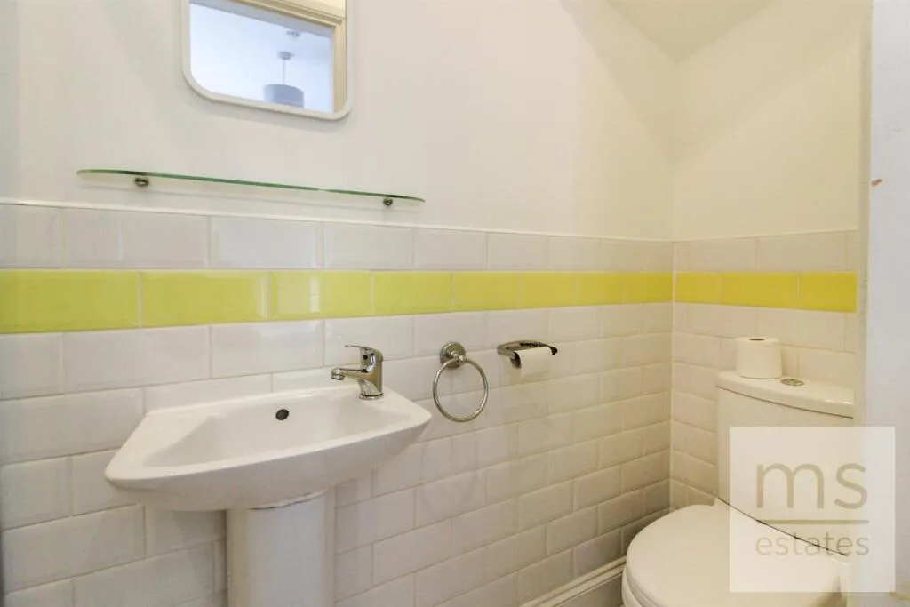 5 bedroom terraced house for rent