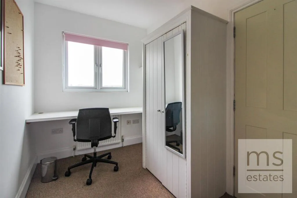 5 bedroom terraced house for rent