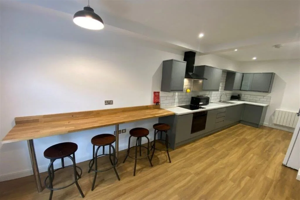 5 bedroom apartment for rent