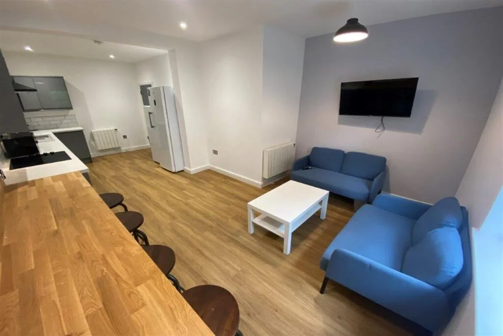 5 bedroom apartment for rent