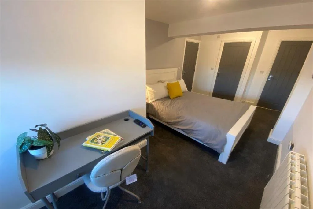5 bedroom apartment for rent