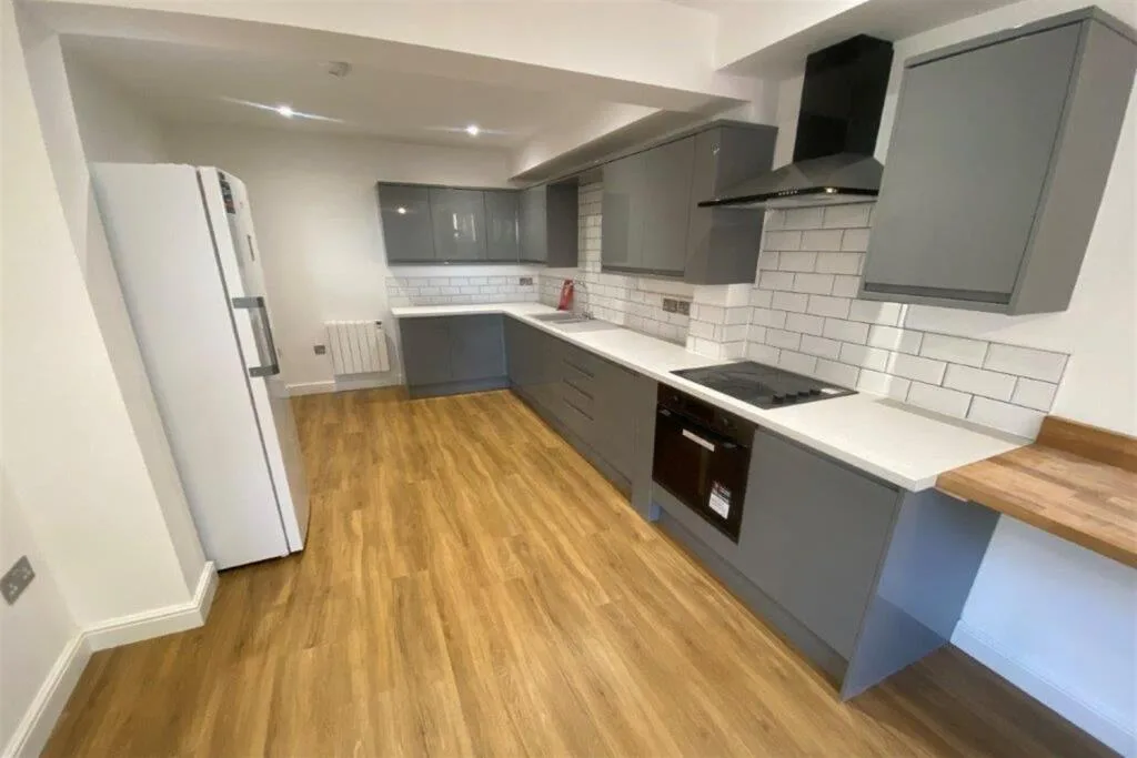 5 bedroom apartment for rent