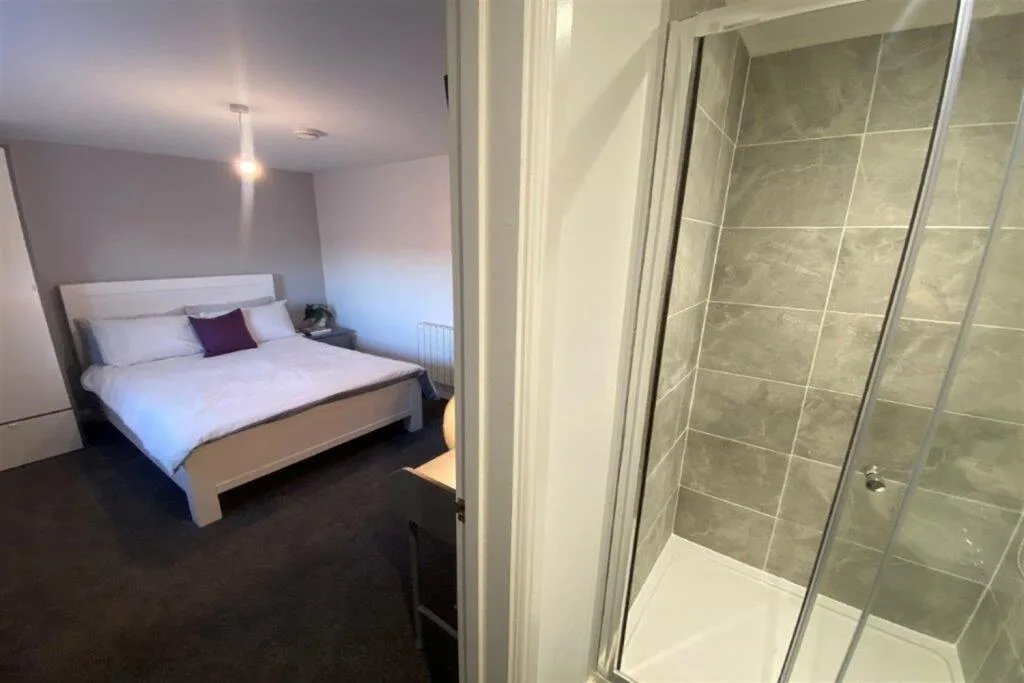 5 bedroom apartment for rent