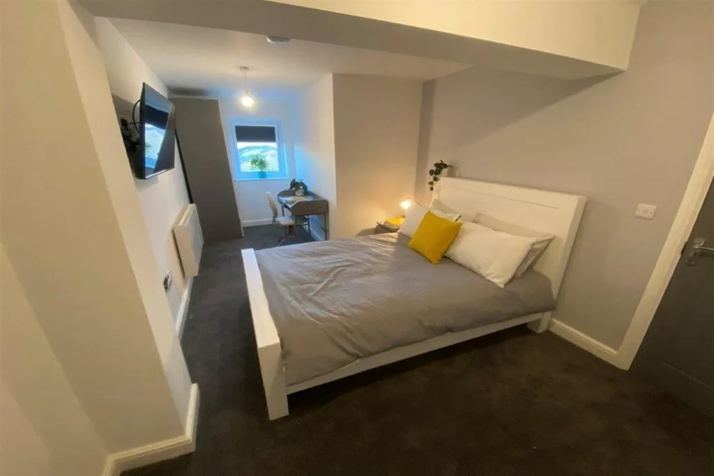 5 bedroom apartment for rent
