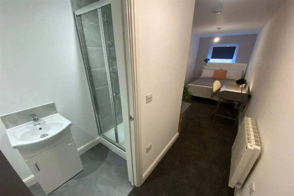 5 bedroom apartment for rent