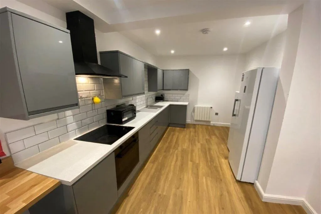 5 bedroom apartment for rent