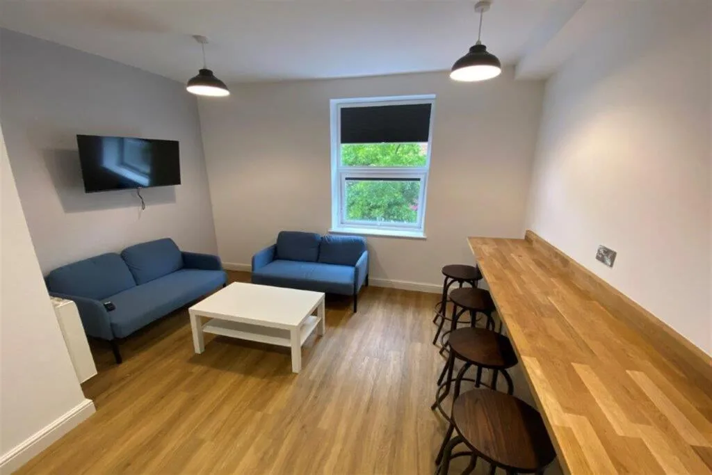 5 bedroom apartment for rent