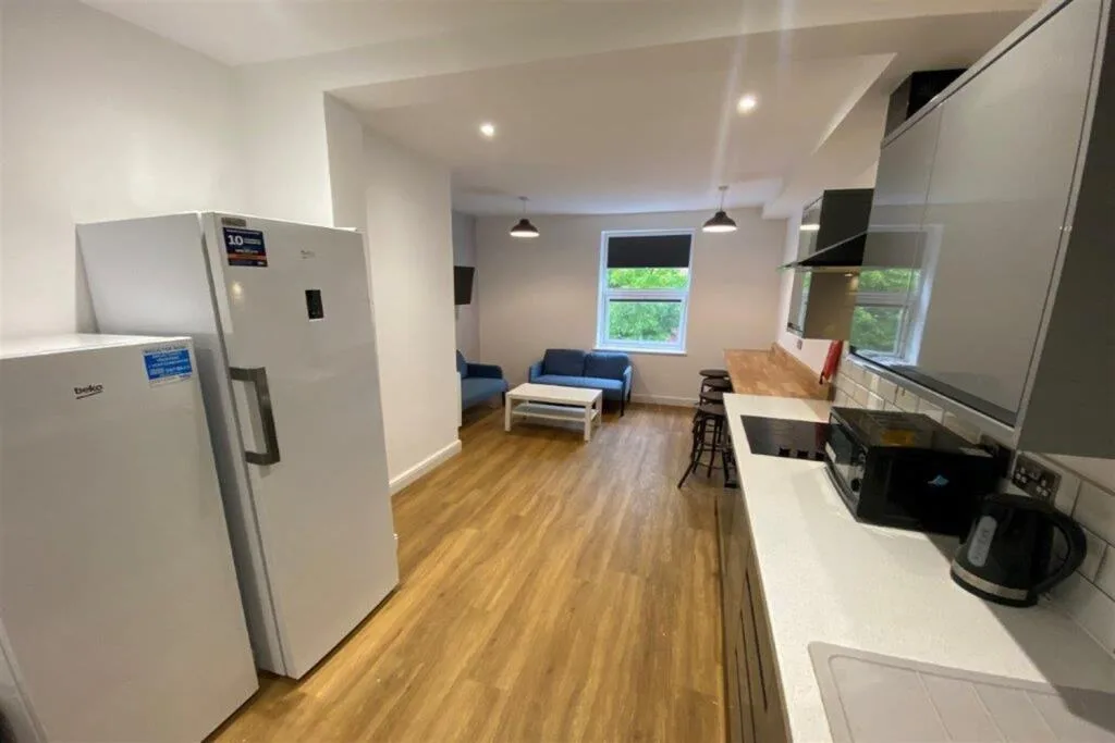 5 bedroom apartment for rent