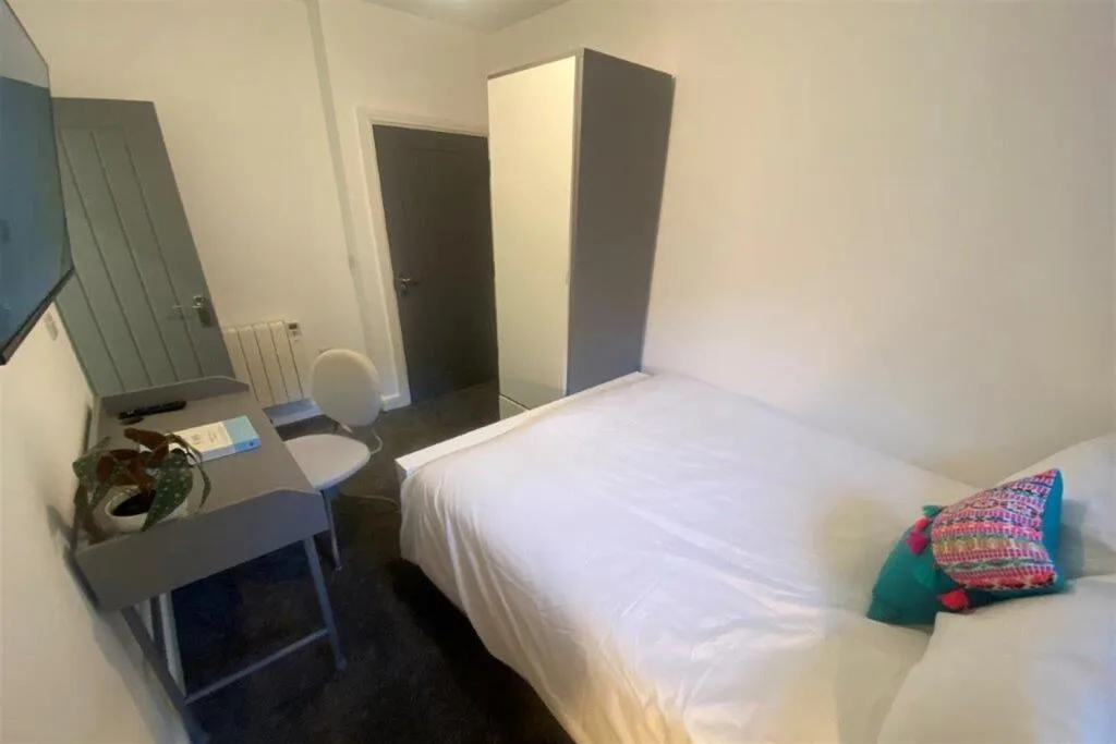 5 bedroom apartment for rent