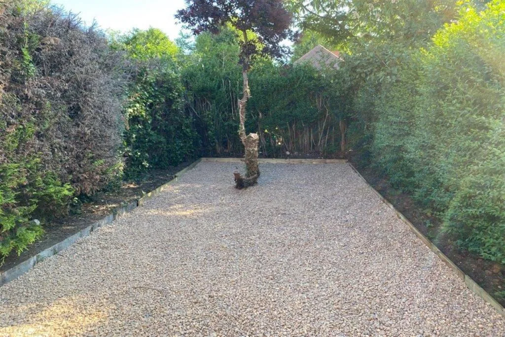 6 bedroom semi-detached house for rent