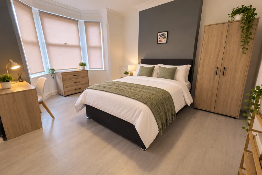 5 bedroom semi-detached house for rent
