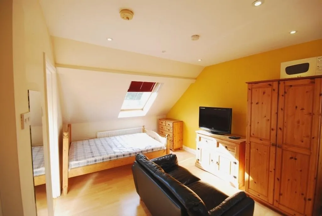6 bedroom terraced house for rent