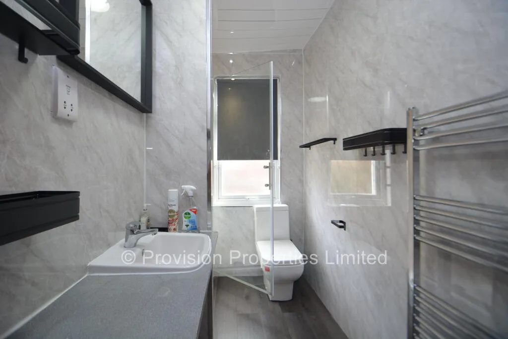 8 bedroom terraced house for rent