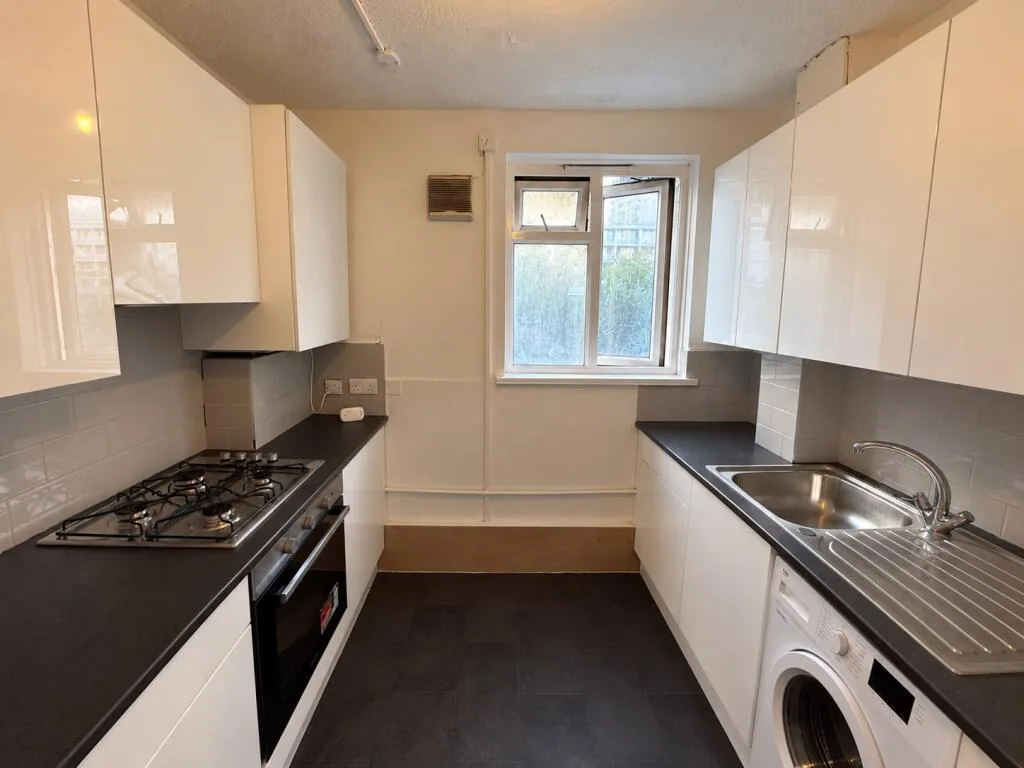 4 bedroom flat for rent