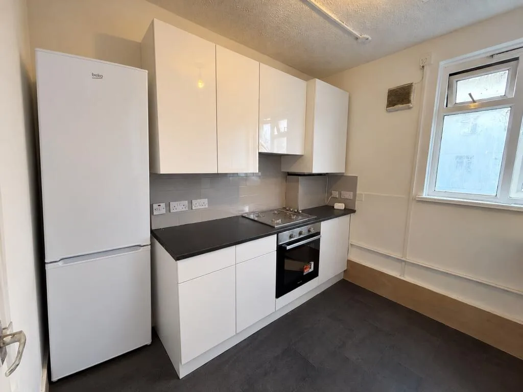 4 bedroom flat for rent