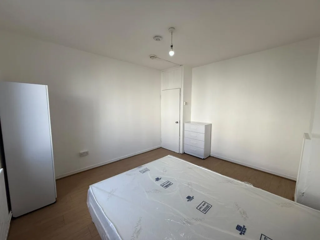 4 bedroom flat for rent