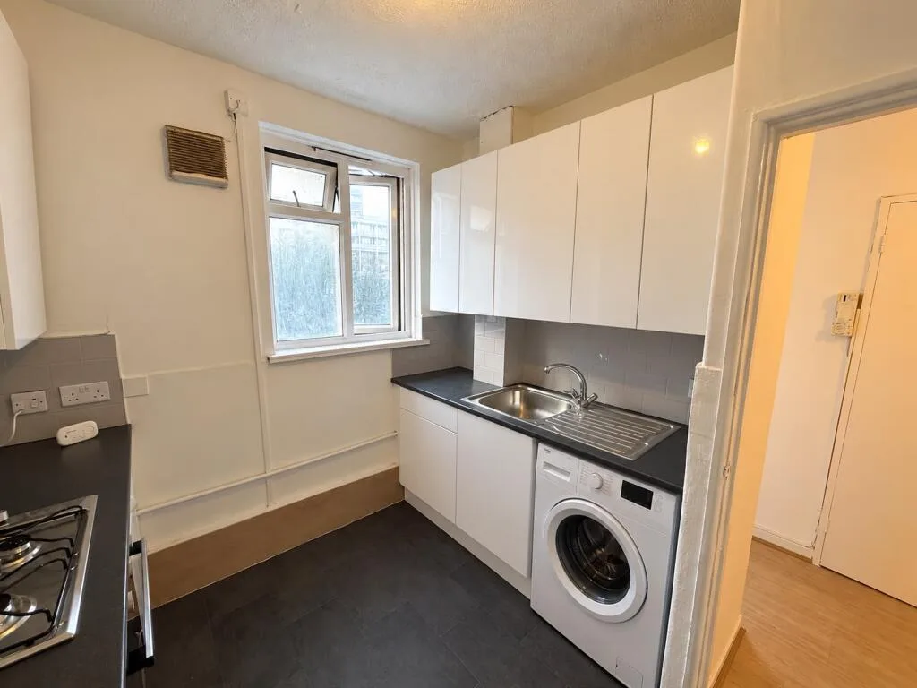 4 bedroom flat for rent