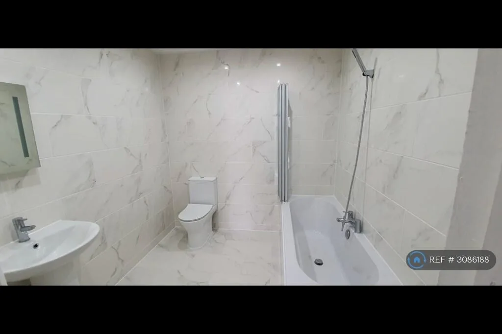3 bedroom flat for rent