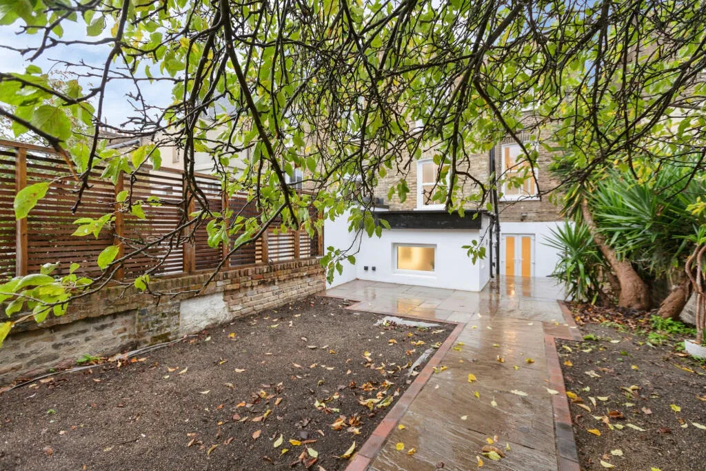 4 bedroom terraced house for rent