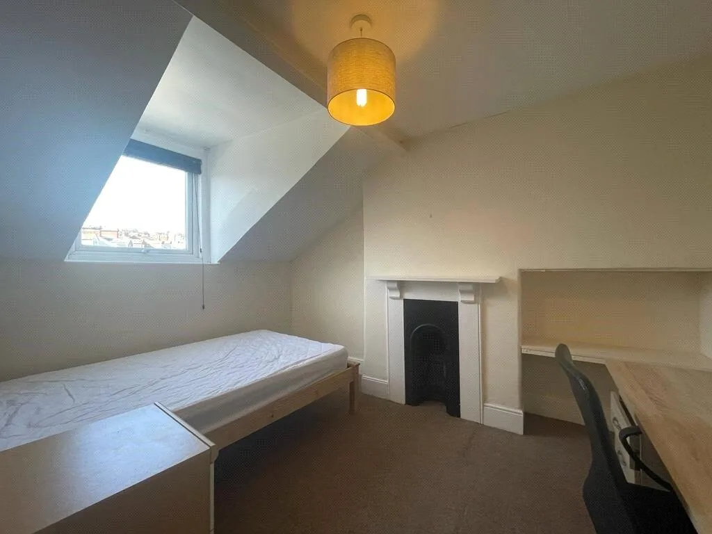5 bedroom house for rent
