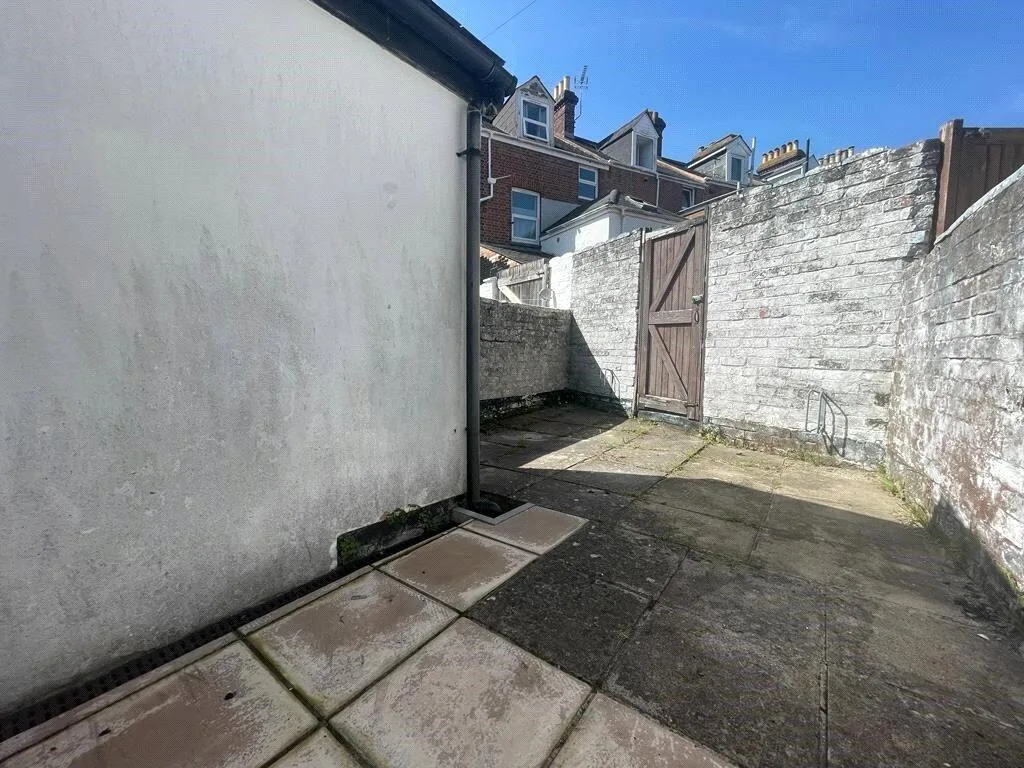 5 bedroom house for rent